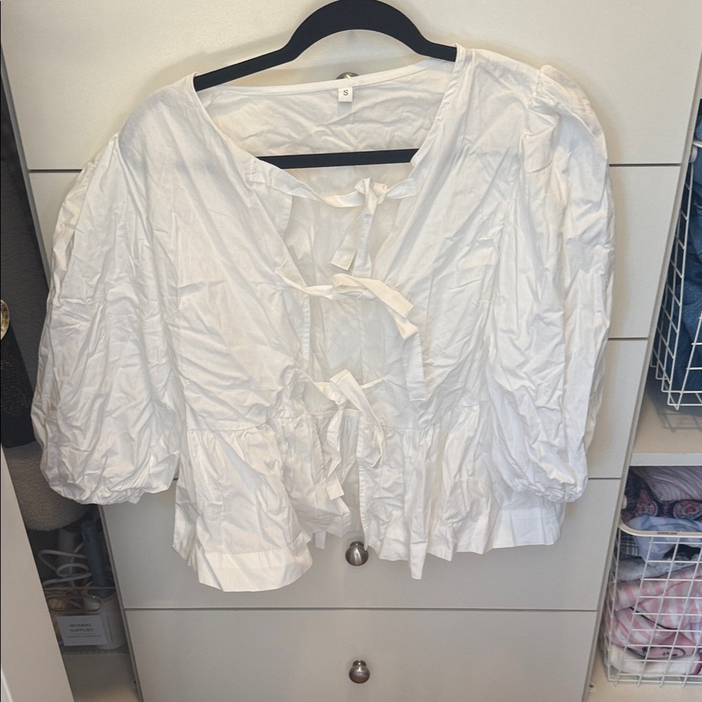 Women's White Tie-Front Puff Sleeve Top
